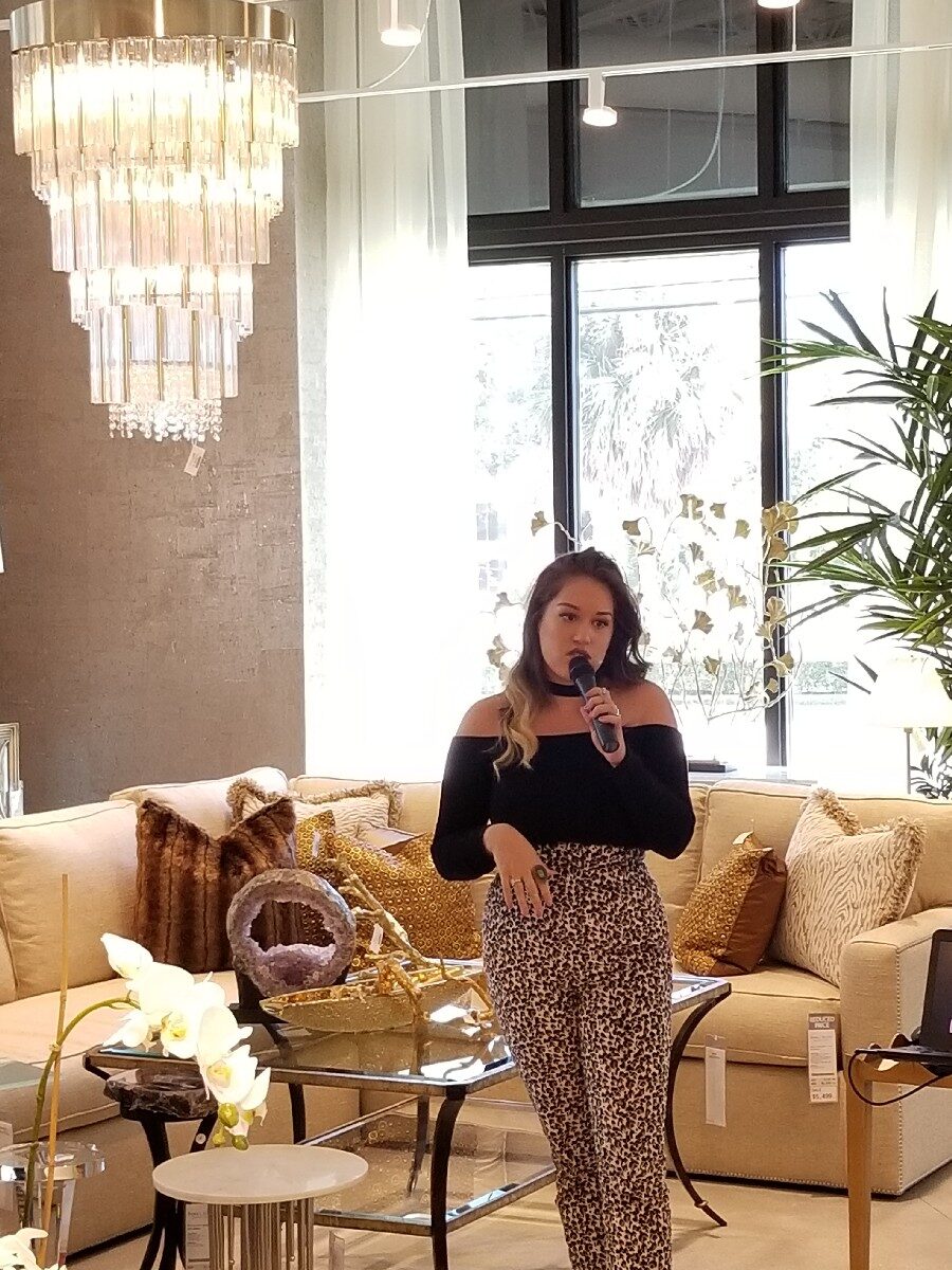 Ft Lauderdale Bloggers get photo posing tips from photographer Bonnie Rodriguez.