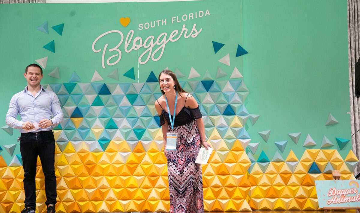 Top Miami Bloggers 2018 - South Florida Blogger Awards - Best Health Blogger Finalist. Origami backdrop by Dapper Animals