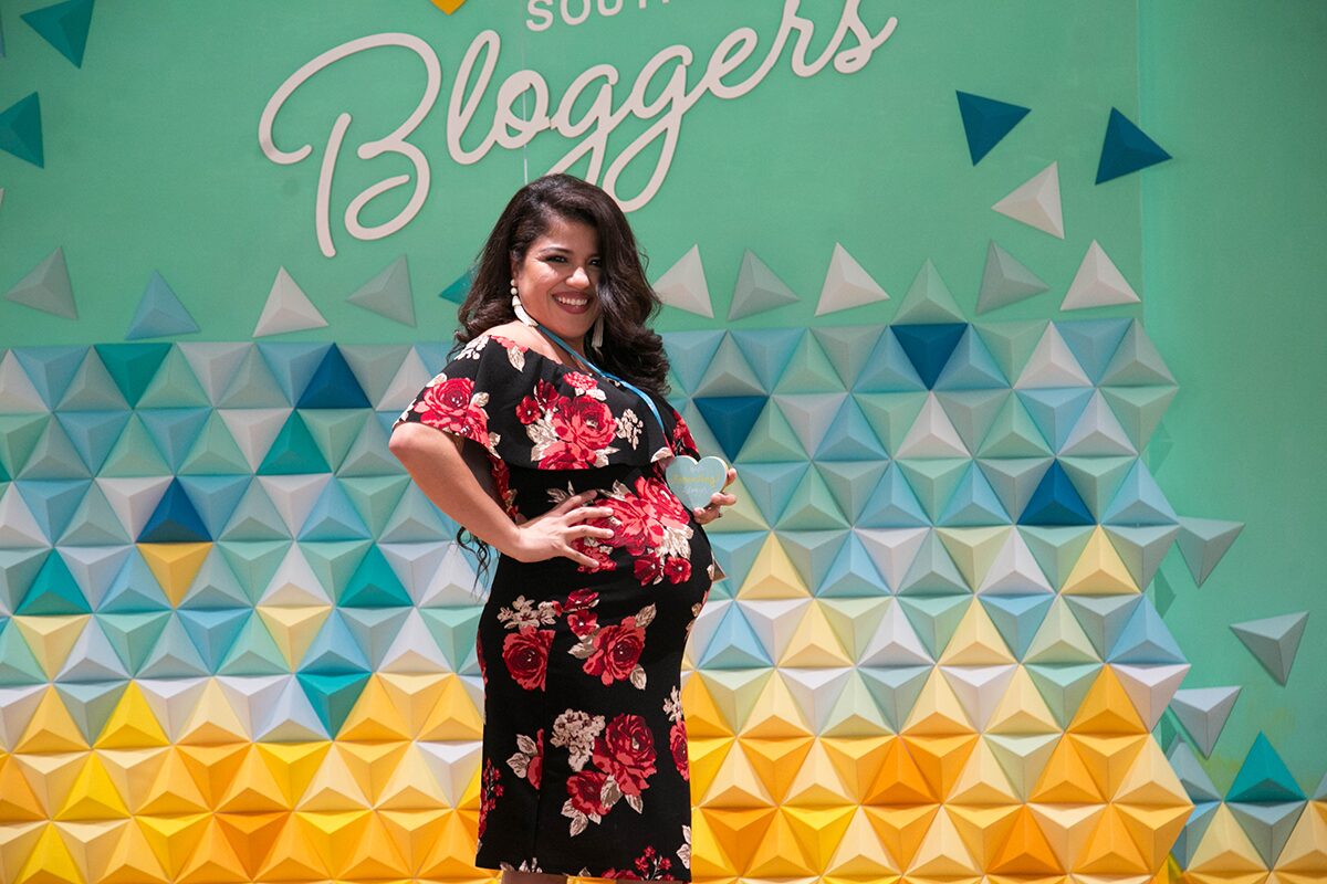Top Miami Bloggers 2018 - South Florida Blogger Awards - Best Parenting Blogger Finalist. Origami backdrop by Dapper Animals