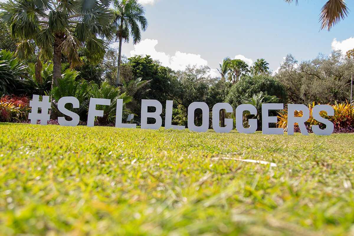 awards-2018-sfbloggers-white-letters